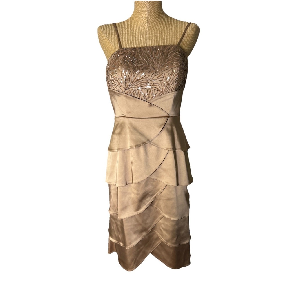 Y2K‎ Cachet Spaghetti Strap Cocktail Dress Gold Tier Ruffles Sequin Sparkly Sz 4